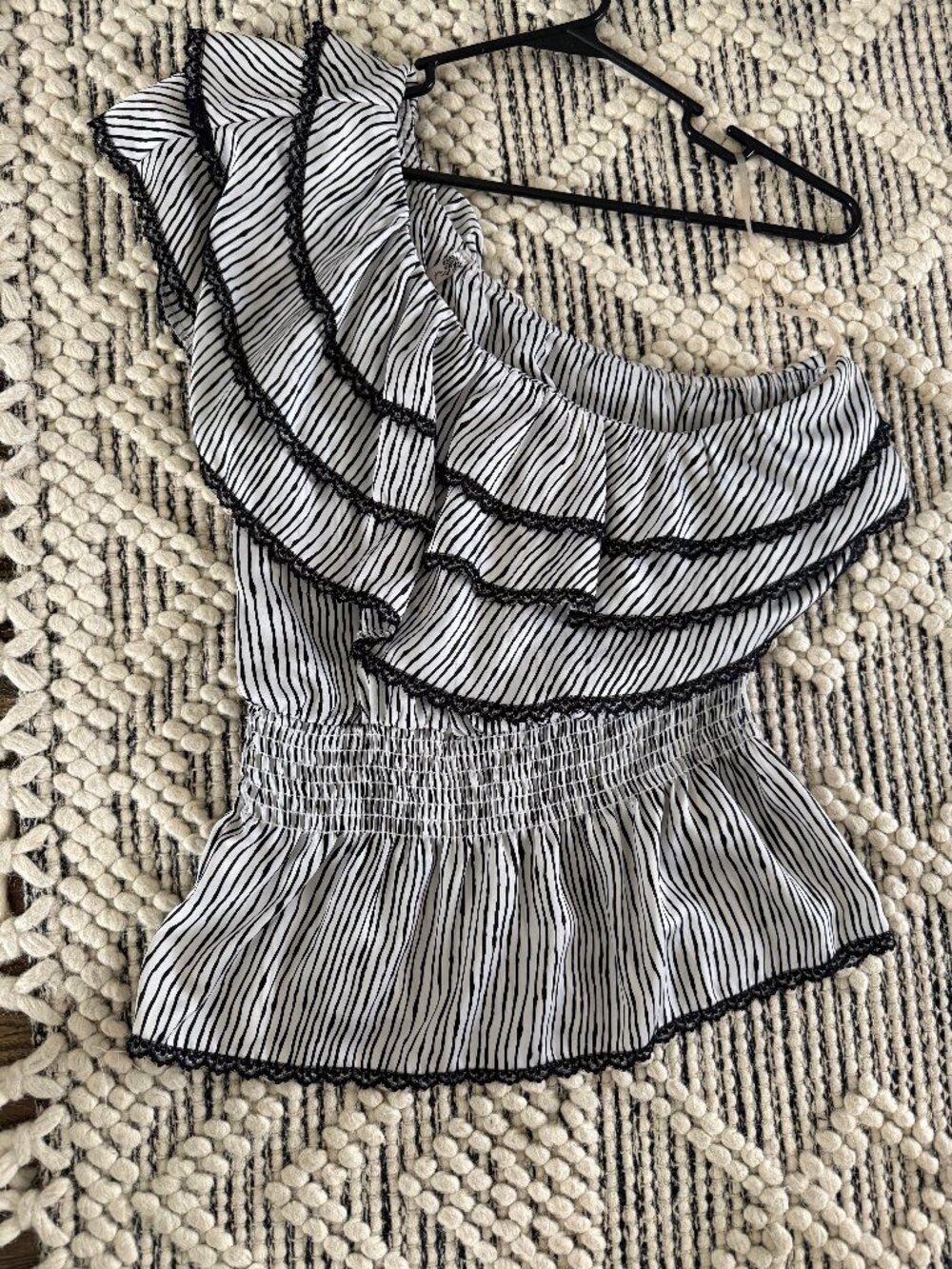 striped half shoulder polyester blouse with black lace detail